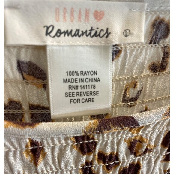 Urban Romantics Animal Print Smocked Flutter Sleeve Top Sz L - Picture 6 of 6